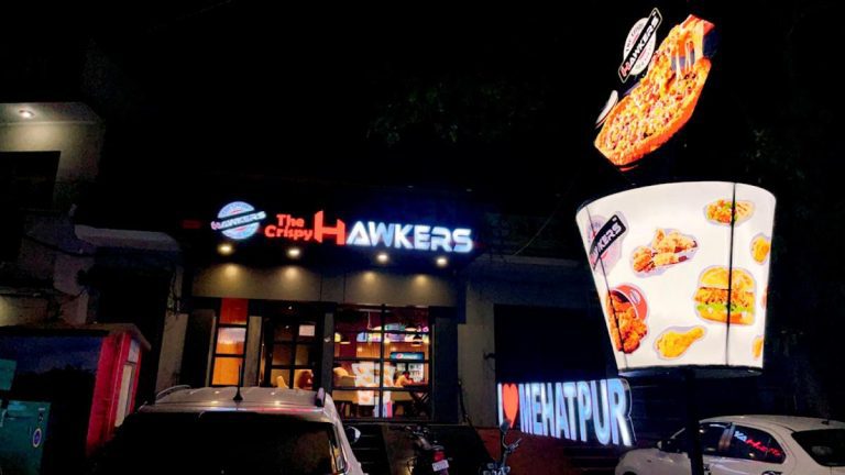 Crispy Hawkers outlet exterior view